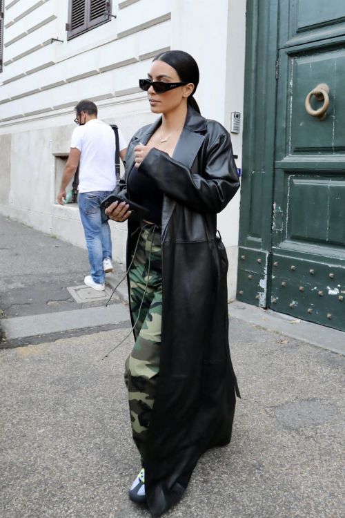 Kim Kardashian seen in Black Leather Coat during leaves her Hotel in Rome 06/30/2021 5