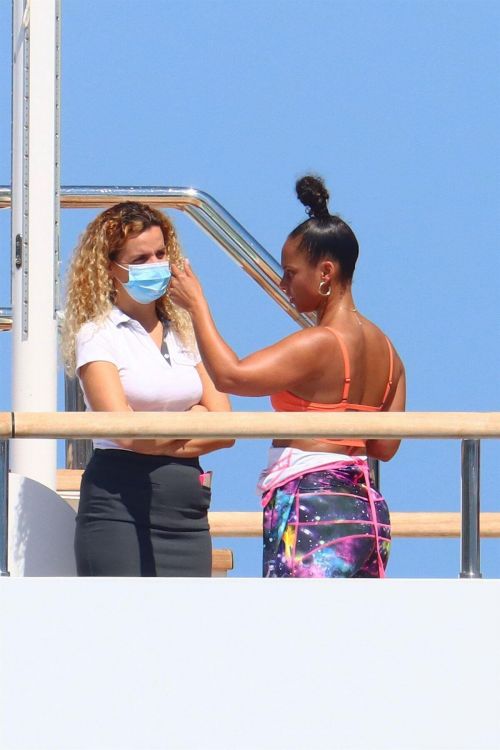 Alicia Keys in Wetsuit During Slide at a Yacht in South of France 08/03/2021 1