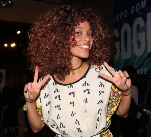 Izzy Bizu attends Van Gogh Immersive Experience Private View in London 08/03/2021 8