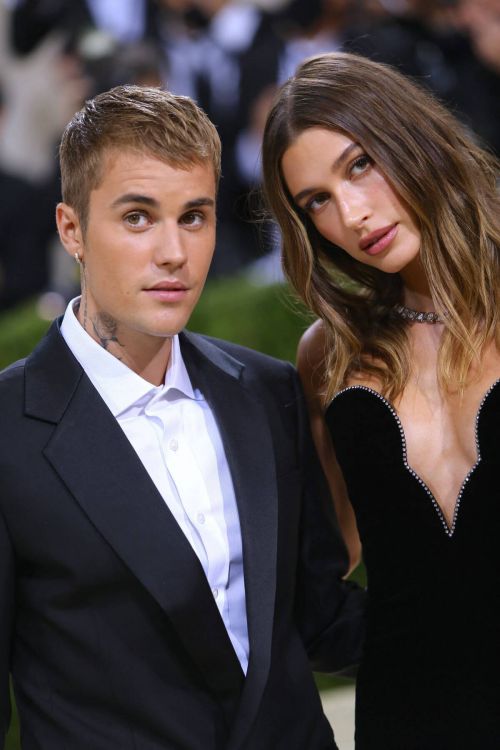 Hailey Bieber and Justin Bieber Walked on the Met Gala 2021 Red Carpet ...