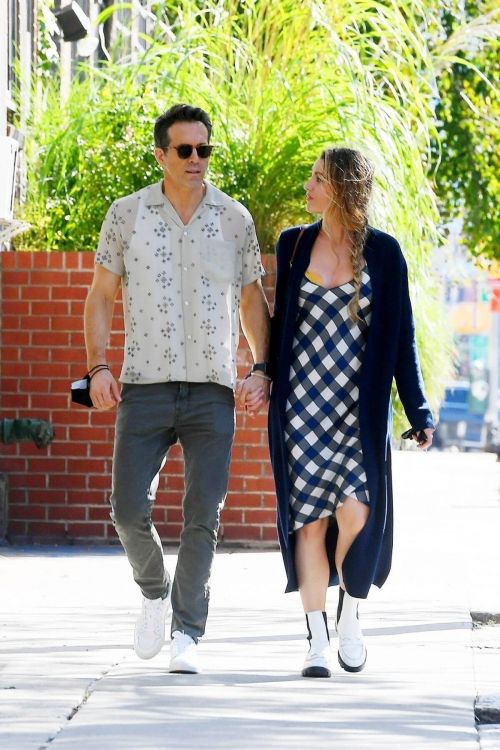 Blake Lively and Ryan Reynolds Out and About in New York 09/27/2021 3