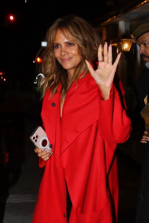 Halle Berry in Red Long Coat Out for Dinner at Scalinatella in New York 11/05/2021 4