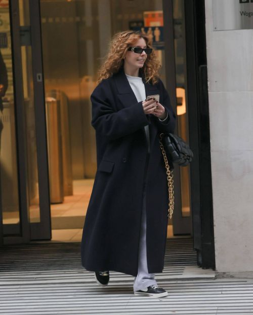Stacey Dooley Day Out and About in London 11/20/2021 1