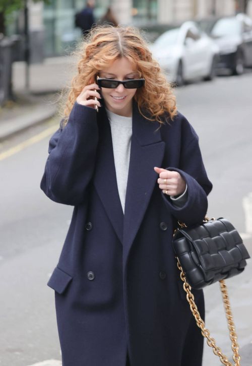 Stacey Dooley Day Out and About in London 11/20/2021 4