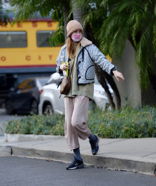 Whitney Port in Loose Pajamas Out for Coffee in Los Angeles 11/19/2021 5