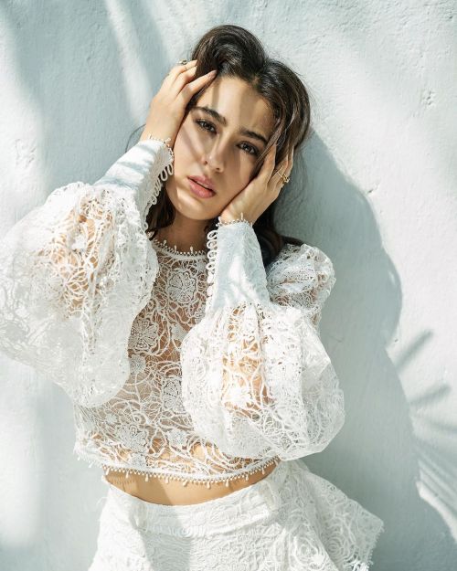 Sara Ali Khan Shared Her Beautiful Photoshoot on Instagram, January 2022 3