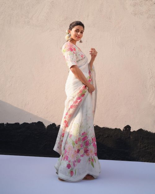 Alia Bhatt wears Floral Print Saree Designed by Anavila, February 2022 1