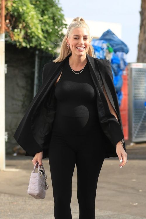 Pregnant Heather Rae Young on the Set of Selling Sunset in West Hollywood, Oct 2022 2