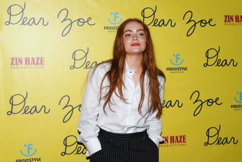 Sadie Sink seen in White Shirt with Black Pants at Dear Zoe Premiere in Pittsburgh, Nov 2022 5