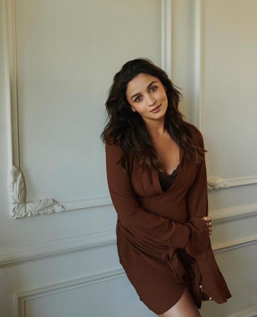 Alia Bhatt poses in Brown Color Short Dress During Photoshoot, Aug 2022 1