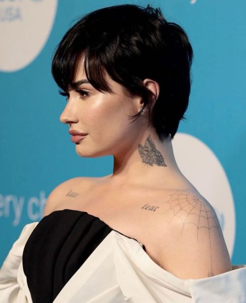 Demi Lovato seen in Off Shoulder Beautiful Dress at UNICEF USA Events, Nov 2022 3