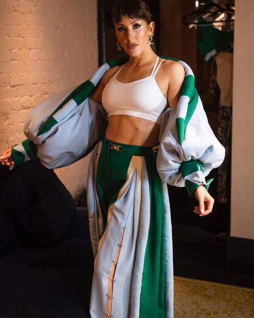 Ellie Goulding flaunts her abs in Stylish Outfit at KOKO Event, Feb 2023 3