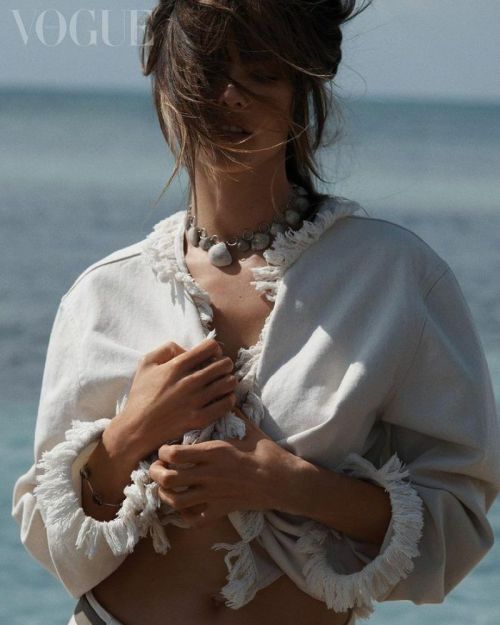 Alessandra Ambrosio for Vogue Mexico August 2023 1