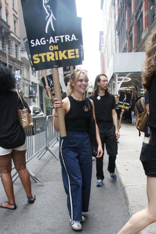 Annasophia Robb at SAG-AFTRA Picket Line at Netflix Offices in New York 07/20/2023 2