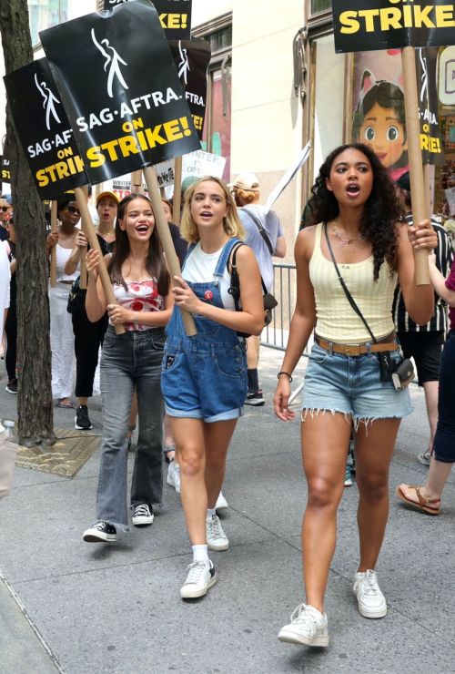 Bailee Madison, Chandler Kinney, and Malia Pyles at SAG-AFTRA Actors Union Strike in New York 06/17/2023 1