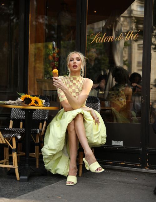 Christine Quinn at a Photoshoot in Paris 07/15/2023 5