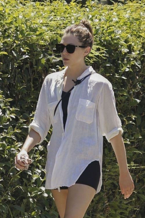 Elizabeth Olsen Out and About in Los Angeles 1