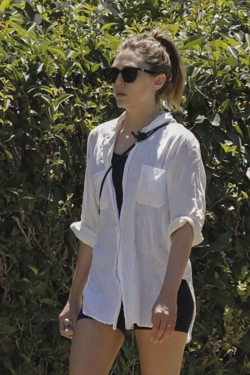 Elizabeth Olsen Out and About in Los Angeles 5