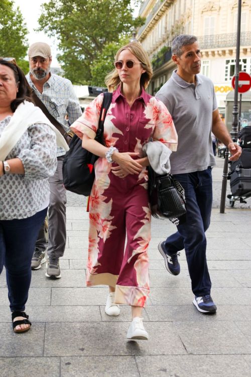 Emily Blunt at Gare du Nord Station in Paris 07/12/2023