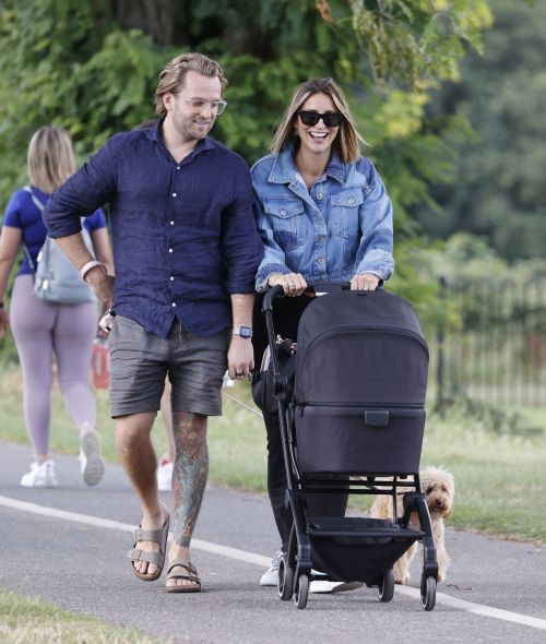 Ferne McCann and Lorri Haines Out with Their Baby in Essex 5