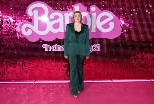 Greta Gerwig Green Suit Paint Look at the Barbie Photocall 07/13/2023 1