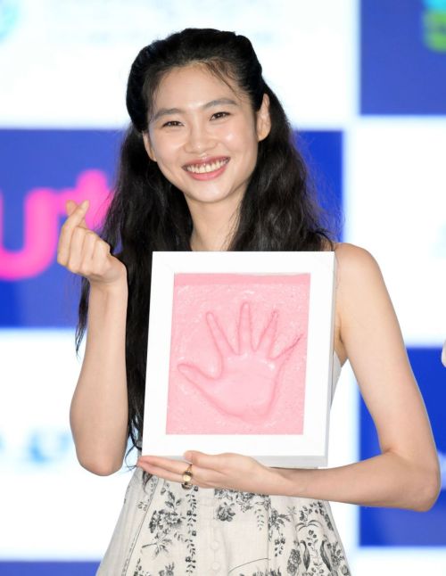 Hoyeon Jung Graces Hand Printing Event at Incheon Global Campus 5