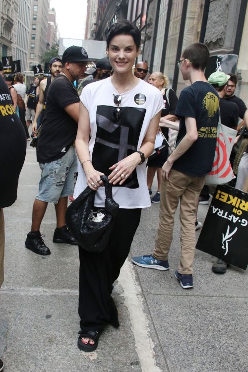 Jaimie Alexander at SAG-AFTRA Picket Line in New York 5