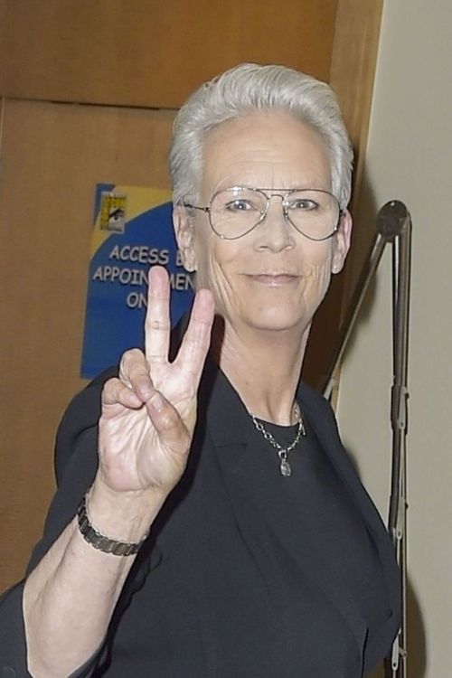 Jamie Lee Curtis Out at San Diego Comic-Con 3