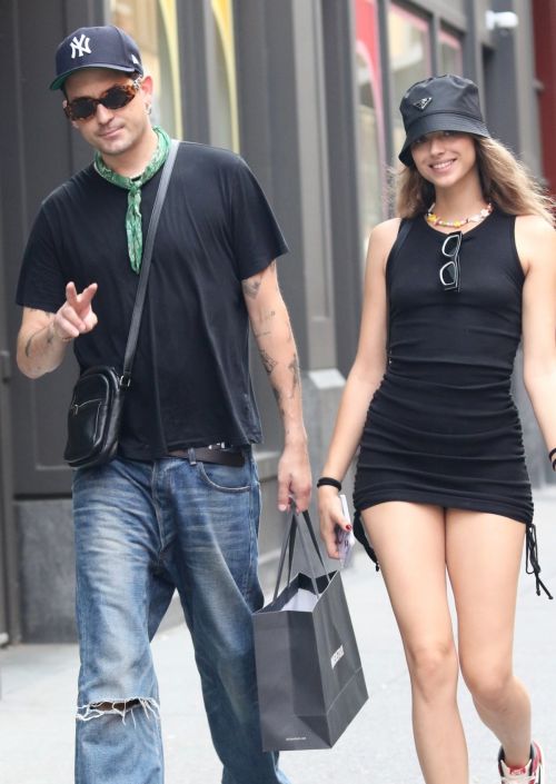 Jenaye Noah and G-Eazy Out with Their Dogs, New York 3