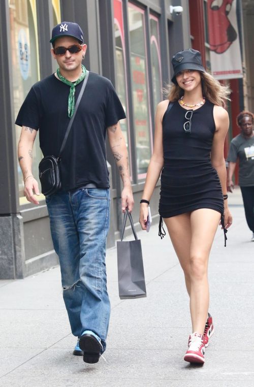 Jenaye Noah and G-Eazy Out with Their Dogs, New York 5