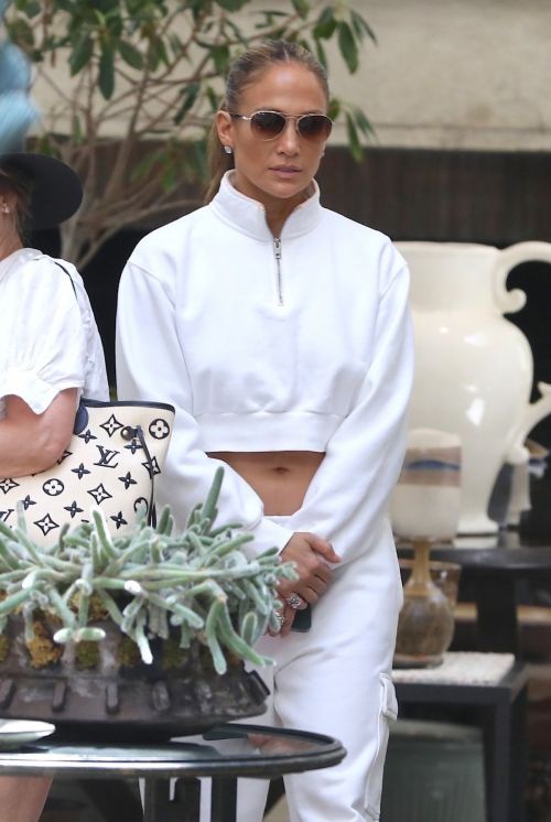 Jennifer Lopez Out Shopping in Los Angeles 1