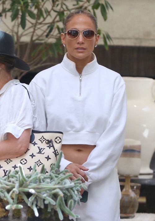 Jennifer Lopez Out Shopping in Los Angeles 5