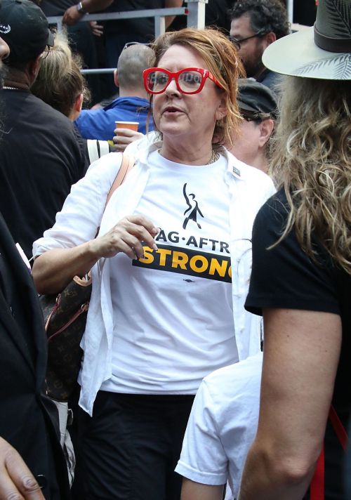 Joely Fisher at Rock the City for a Fair Contract Rally at Times Square in New York 3