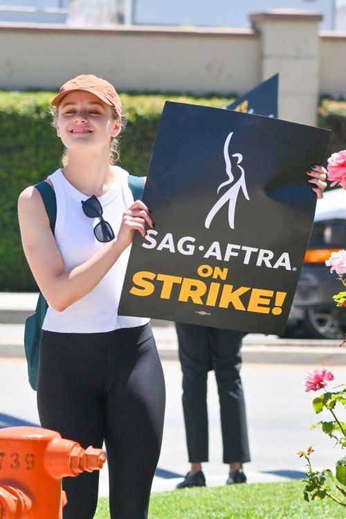 Joey King Supports SAG-AFTRA and WGA Strike at Warner Bros. Studio 07/14/2023 2