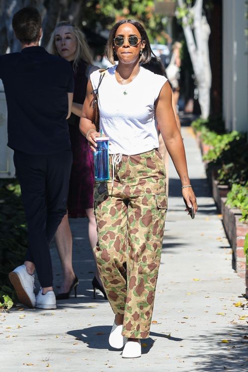 Kelly Rowland Shopping at Waterworks Store in Los Angeles 5