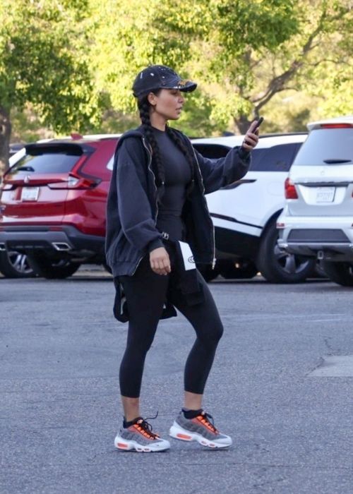 Kim Kardashian Stylish Outing in Thousand Oaks All Black Ensemble 07/14/2023 1