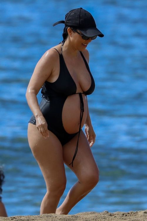 Kourtney Kardashian Flaunts Baby Bump in a Black Swimsuit during Beach Getaway in Kauai, Hawaii 2