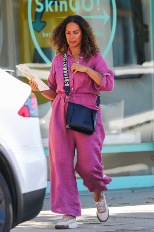 Leona Lewis Leaves a Toy Store in Los Angeles 4