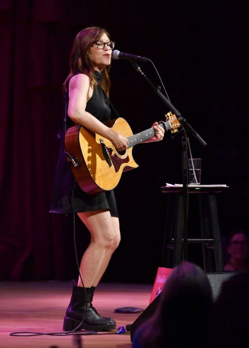 Lisa Loeb Performs Live at City Winery in New York 07/23/2023 1