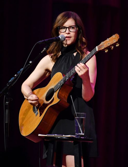 Lisa Loeb Performs Live at City Winery in New York 07/23/2023 3