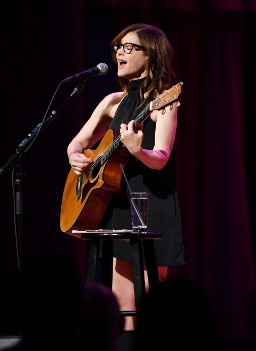 Lisa Loeb Performs Live at City Winery in New York 07/23/2023 5