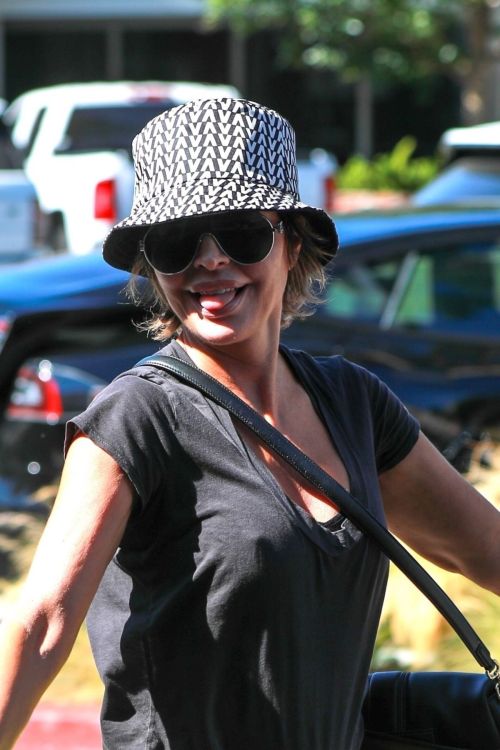 Lisa Rinna Out and About in Bel Air 4