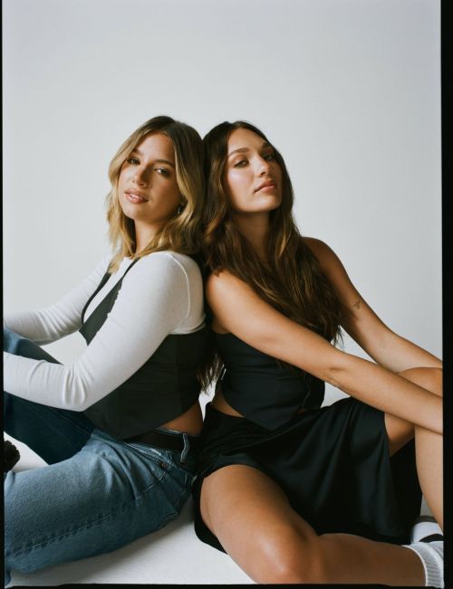 Maddie and Mackenzie Ziegler for American Eagle 5