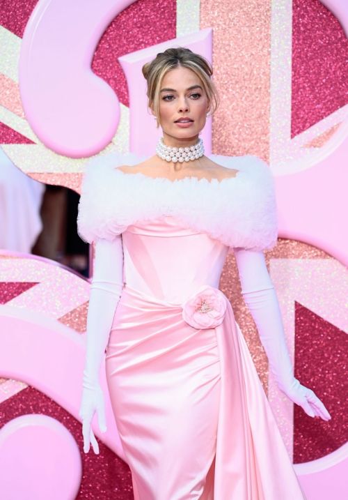 Margot Robbie at Barbie Premiere in London 07/12/2023 7