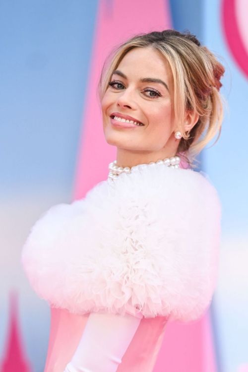 Margot Robbie at Barbie Premiere in London 07/12/2023 10