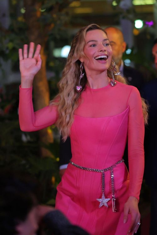 Margot Robbie Turns Heads in Pink at Barbie Pink Carpet Fan Event 3