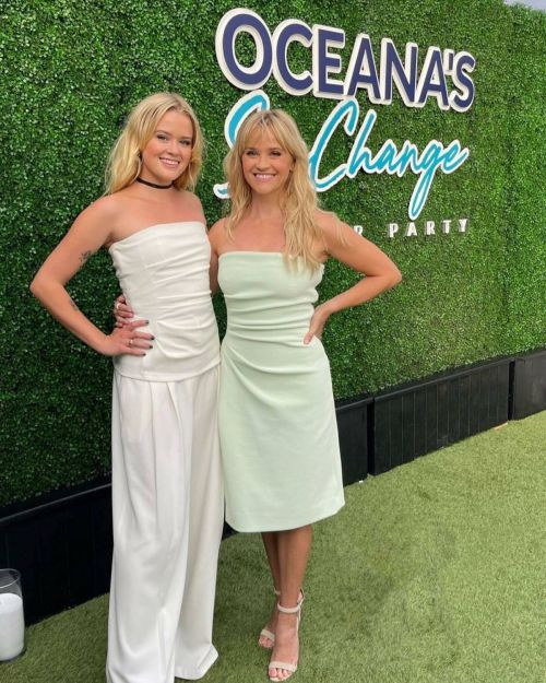 Reese Witherspoon and Ava Phillippe at Oceana 1