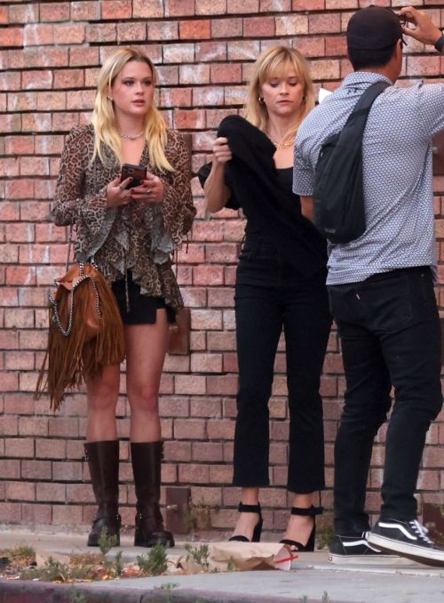 Reese Witherspoon and Ava Phillippe Spotted in LA 2
