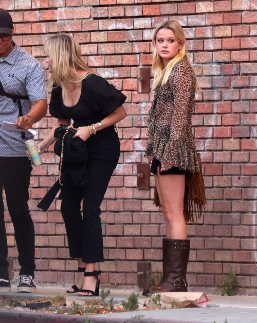 Reese Witherspoon and Ava Phillippe Spotted in LA 3