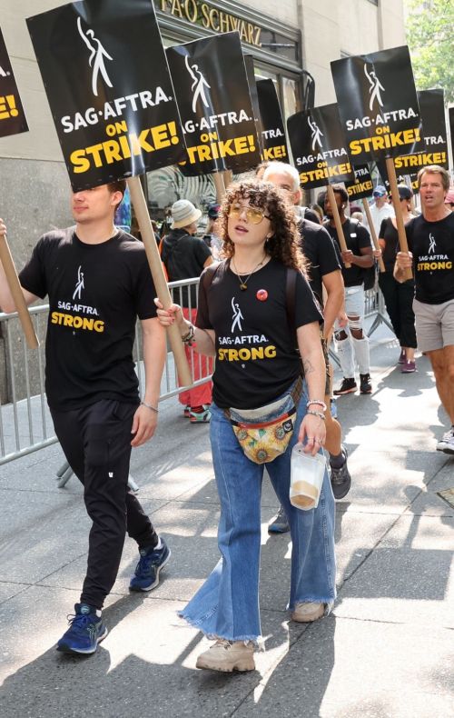 Stefania LaVie Owen Stands in Solidarity with SAG-AFTRA Strike 06/17/2023 1